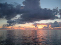 bermudaseek.com - Bermuda beaches golfing sunset picture.