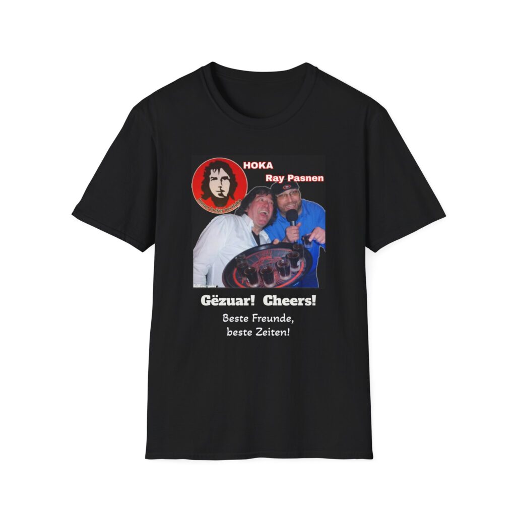 Das neue T-Shirt von Hoka und Ray Pasnen. Beste Freunde, beste Zeiten. Nur begrenzt verfügbar. Erhältlich ab 13. Juni um 21 Uhr in der Hoka Bar – Ritterstr. 12, 32423 Minden, DE.